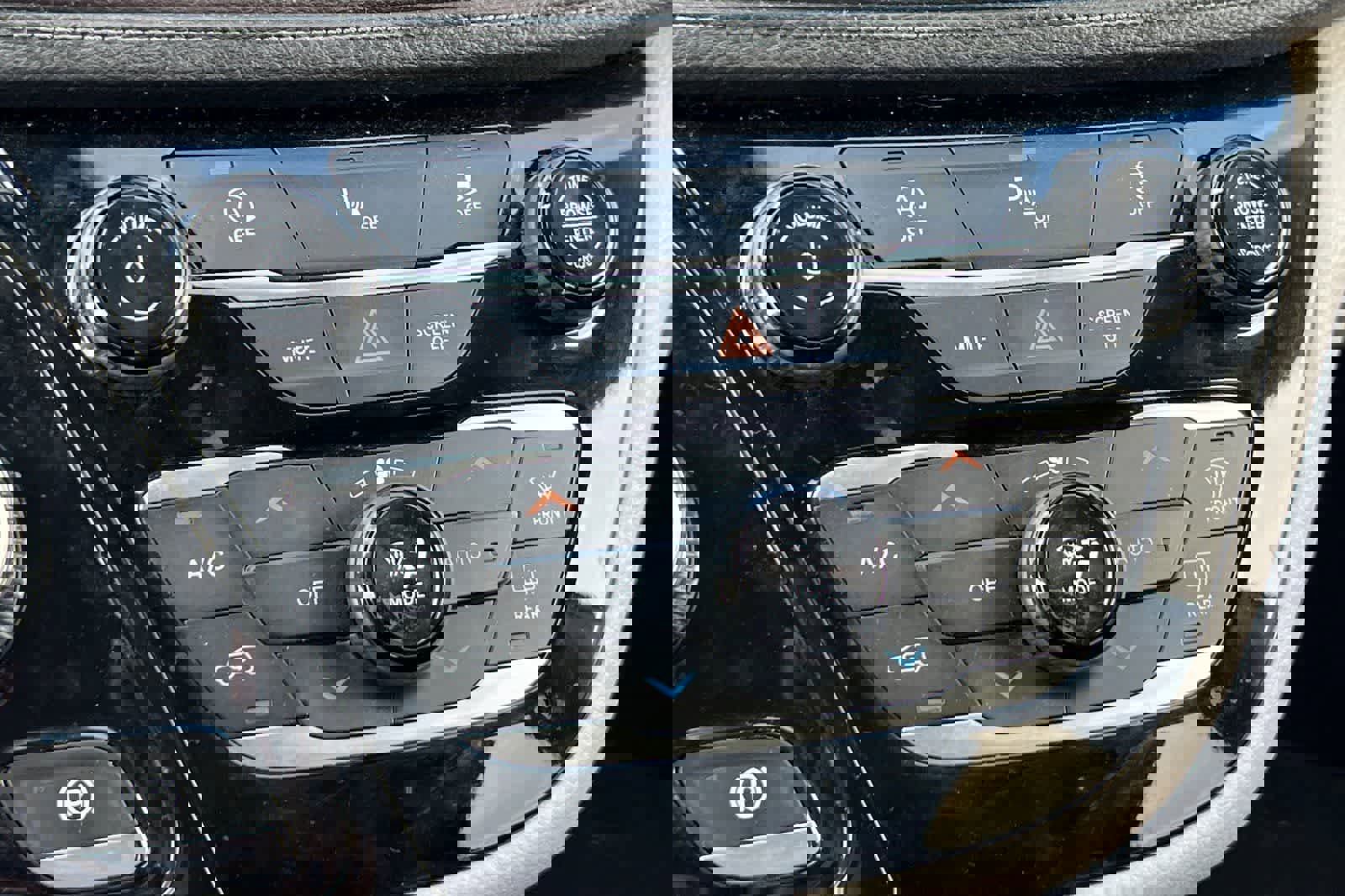 Used 2020 Chrysler Pacifica Limited FWD image 24