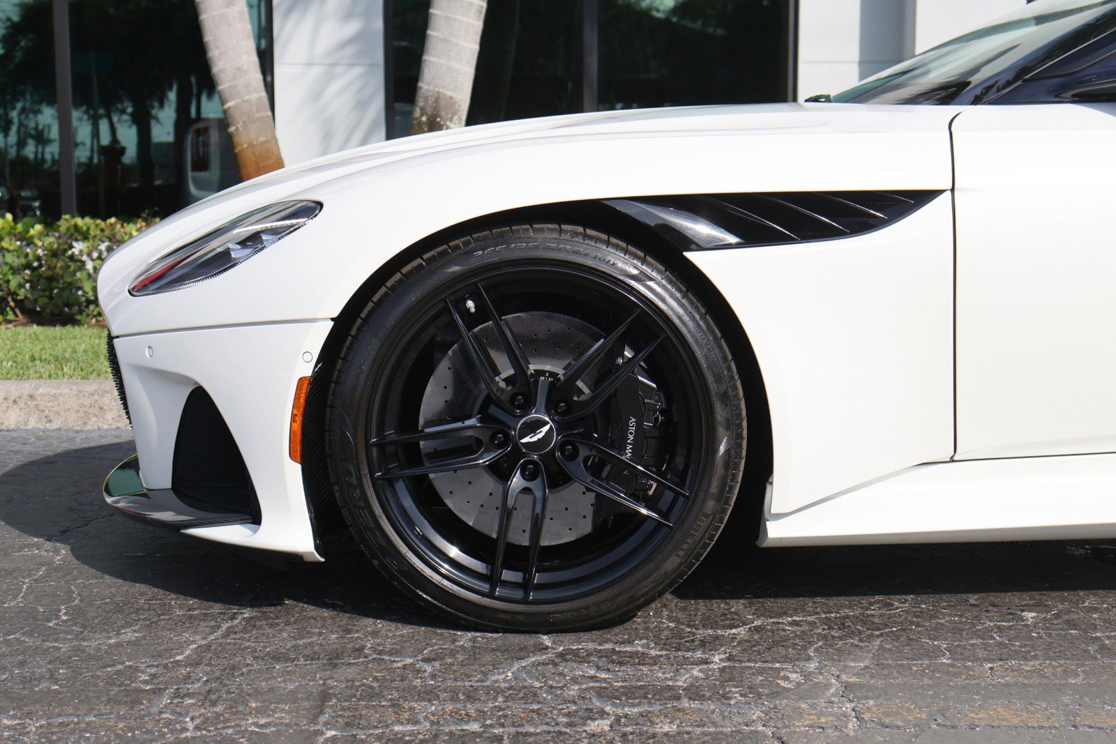 Used 2019 Aston Martin DBS Superleggera RWD image 29