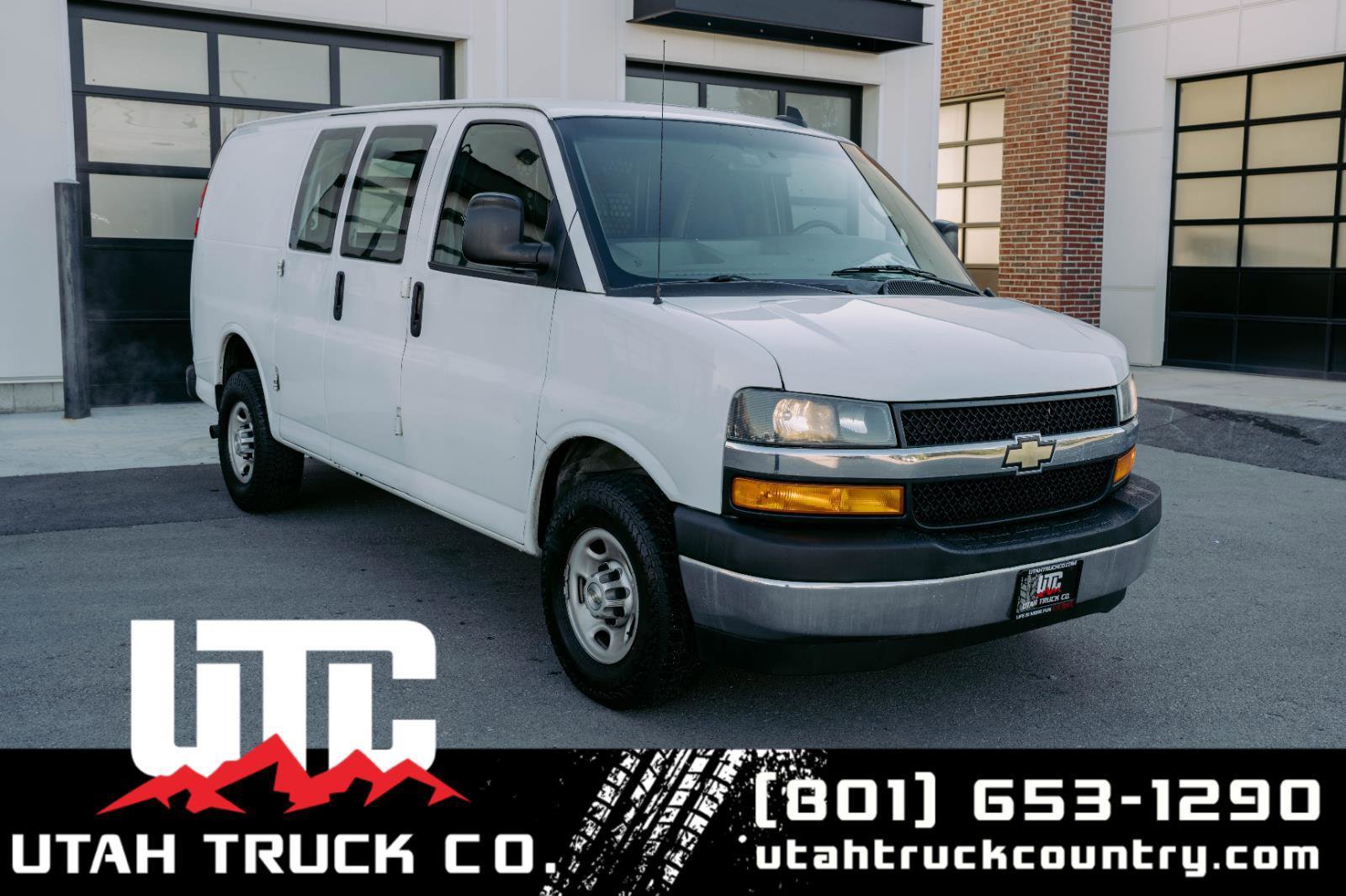 Used 2020 Chevrolet Express 2500 w/ Driver Convenience Package image 1