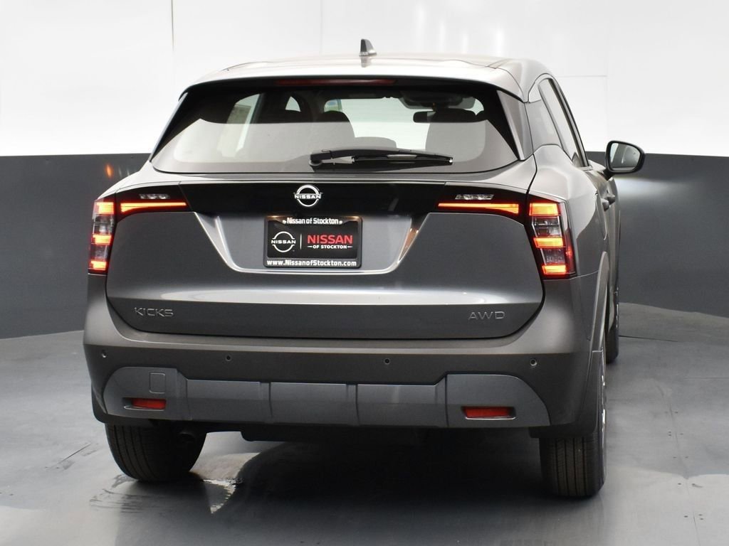Used 2025 Nissan Kicks S image 7