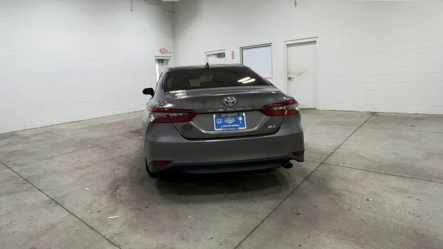Used 2023 Toyota Camry XLE FWD image 3
