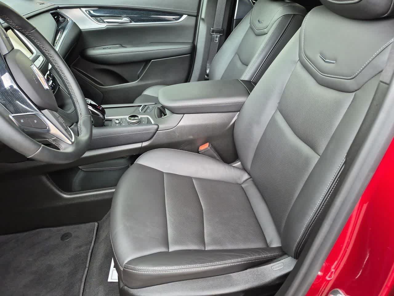 Used 2025 Cadillac XT5 Premium Luxury w/ Technology Package FWD image 15