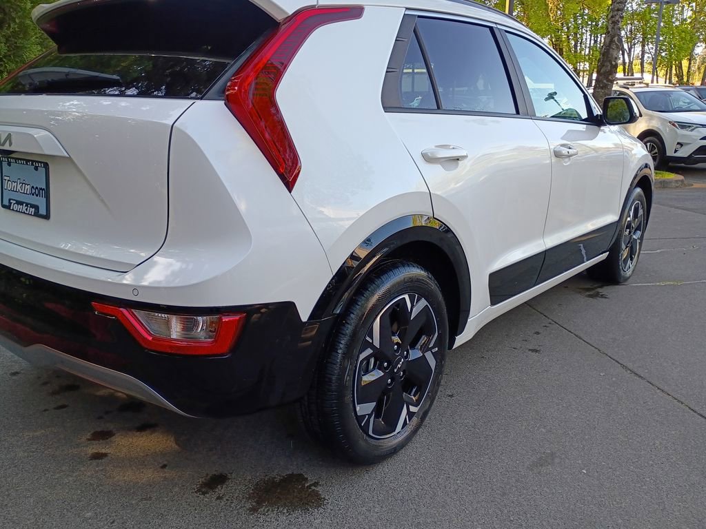 Used 2024 Kia Niro Wind w/ Wind Preserve Package FWD image 4