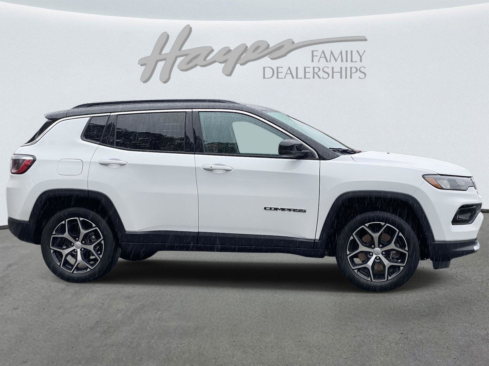 Certified 2024 Jeep Compass Limited image 2