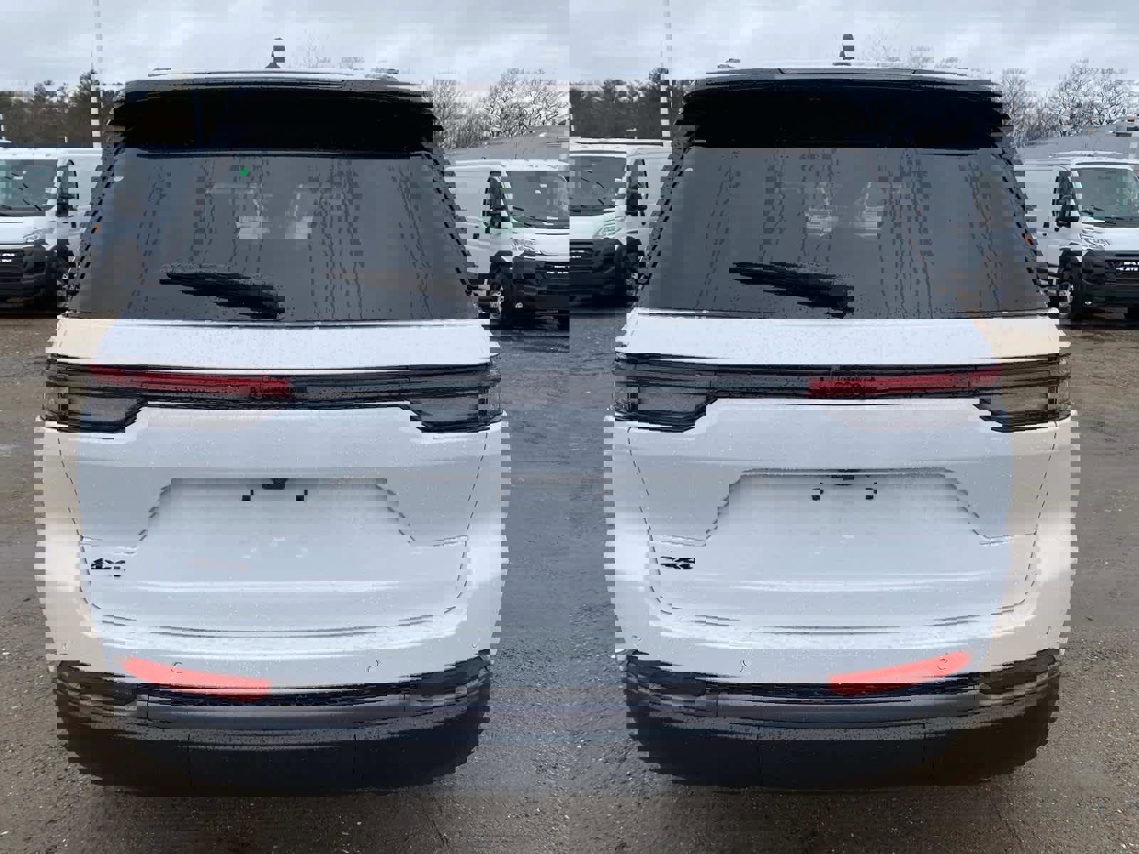 New 2026 Jeep Grand Cherokee Altitude image 4