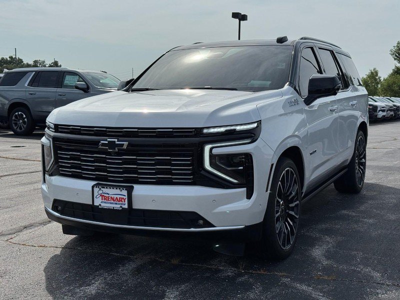 Used 2025 Chevrolet Tahoe High Country AWD/4WD image 8