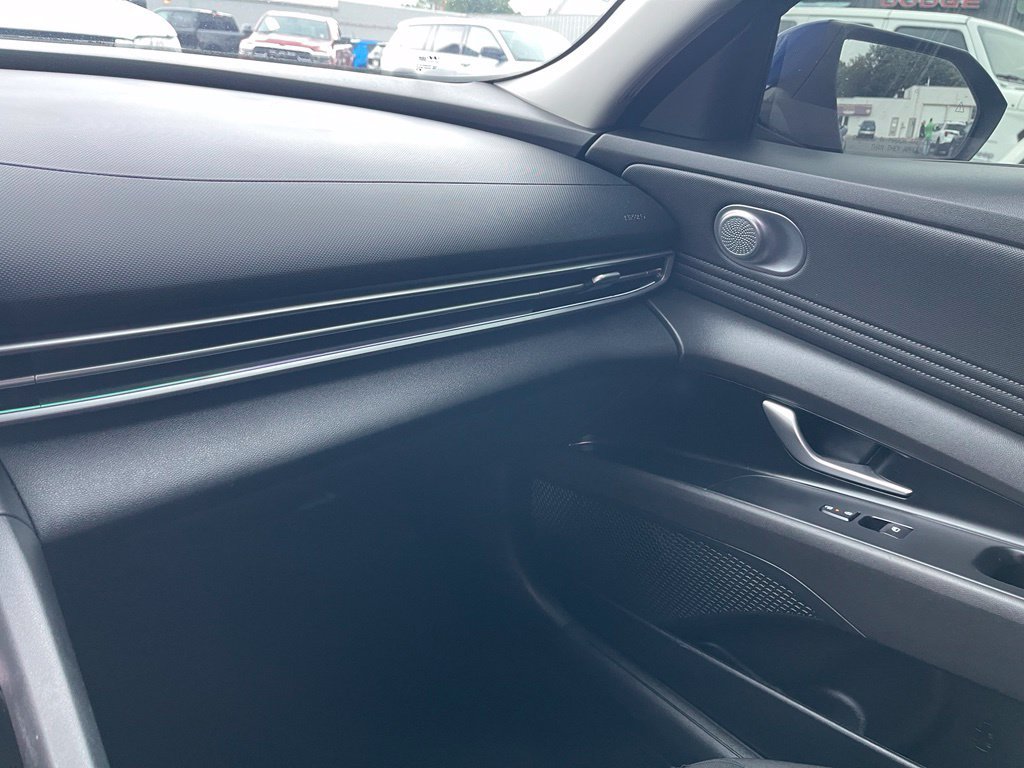 Used 2024 Hyundai Elantra SEL w/ Convenience Package FWD image 24