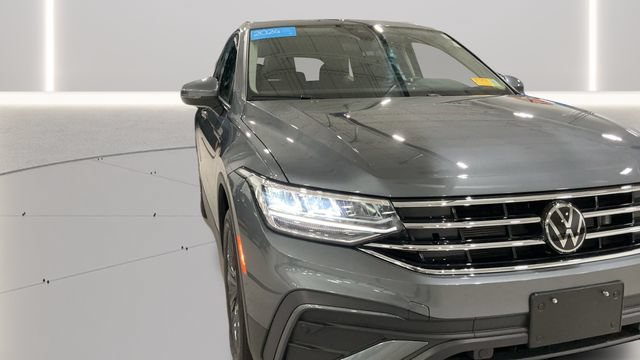 Used 2024 Volkswagen Tiguan SE w/ Panoramic Sunroof Package AWD/4WD image 31
