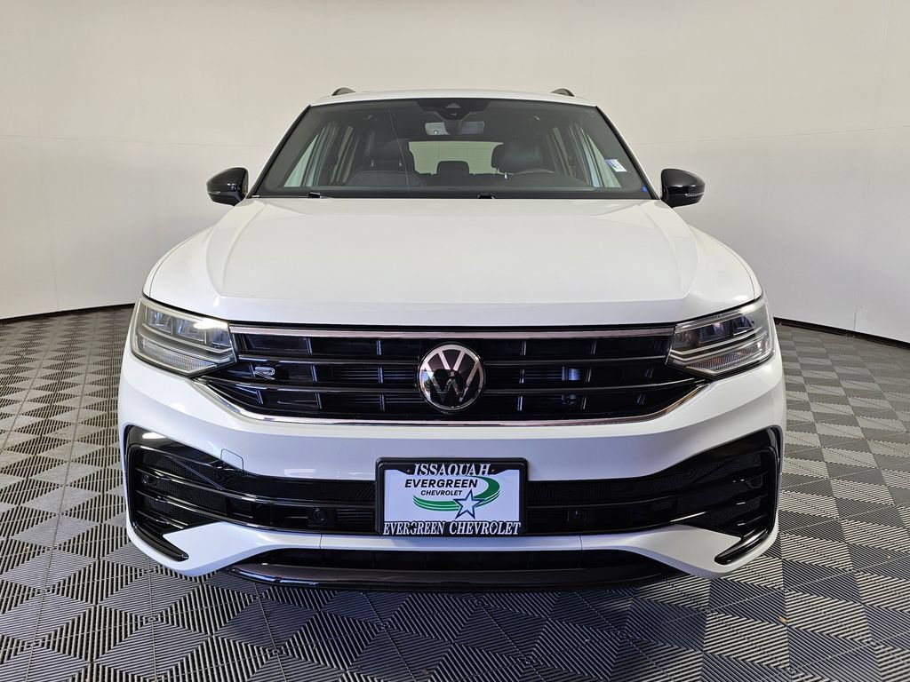 Used 2022 Volkswagen Tiguan SE R-Line AWD/4WD image 2