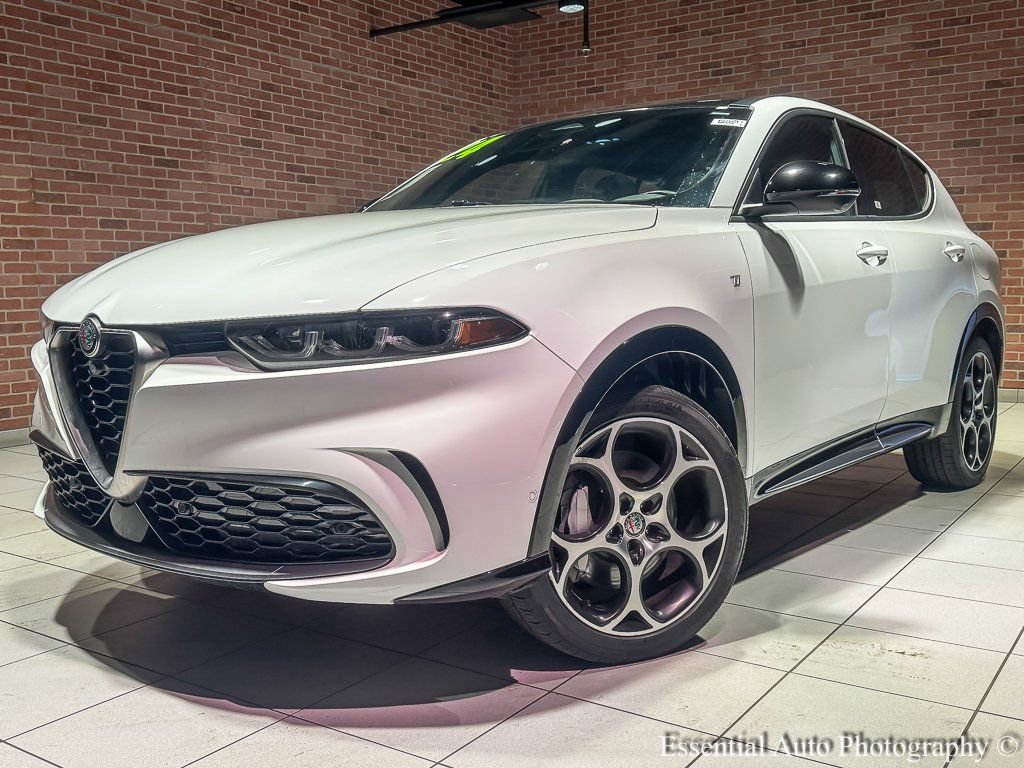 Used 2024 Alfa Romeo Tonale Ti image 2