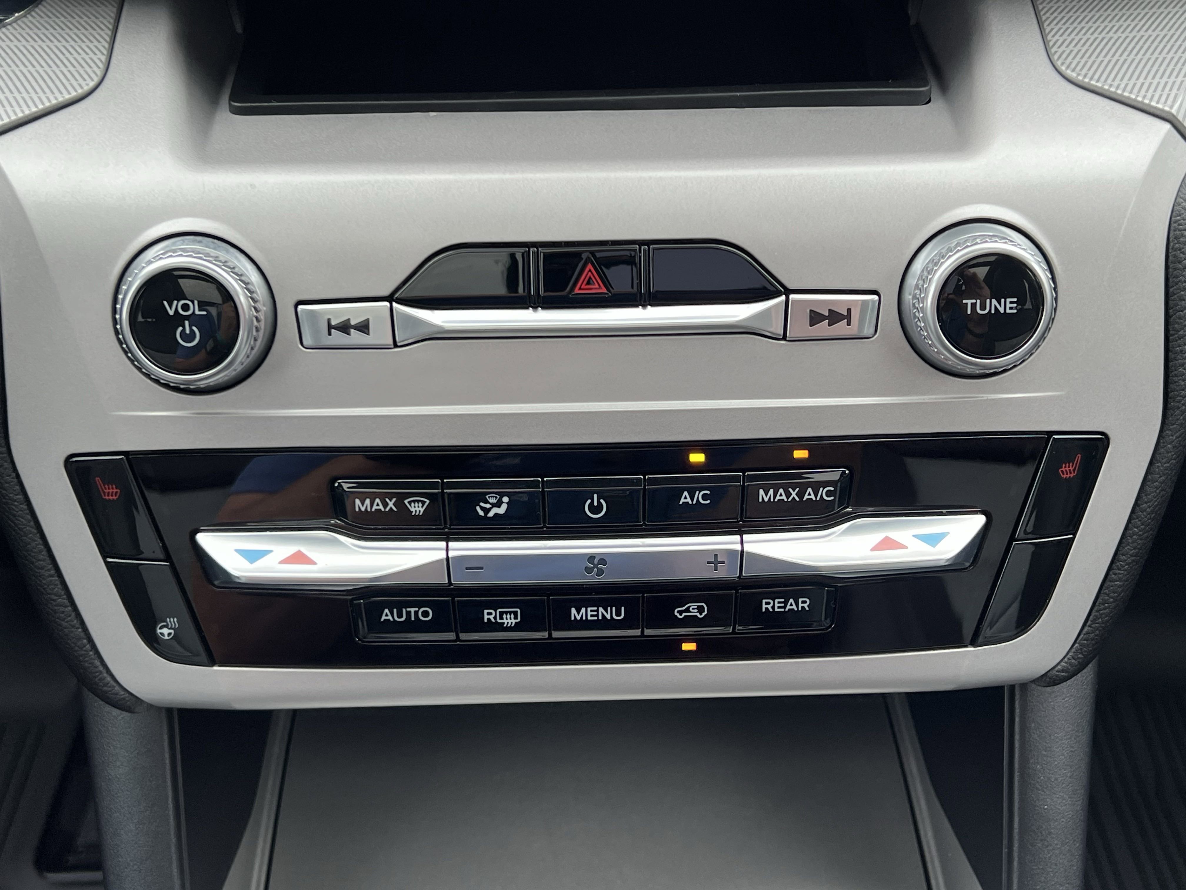 Used 2023 Ford Explorer XLT w/ Equipment Group 202A image 26