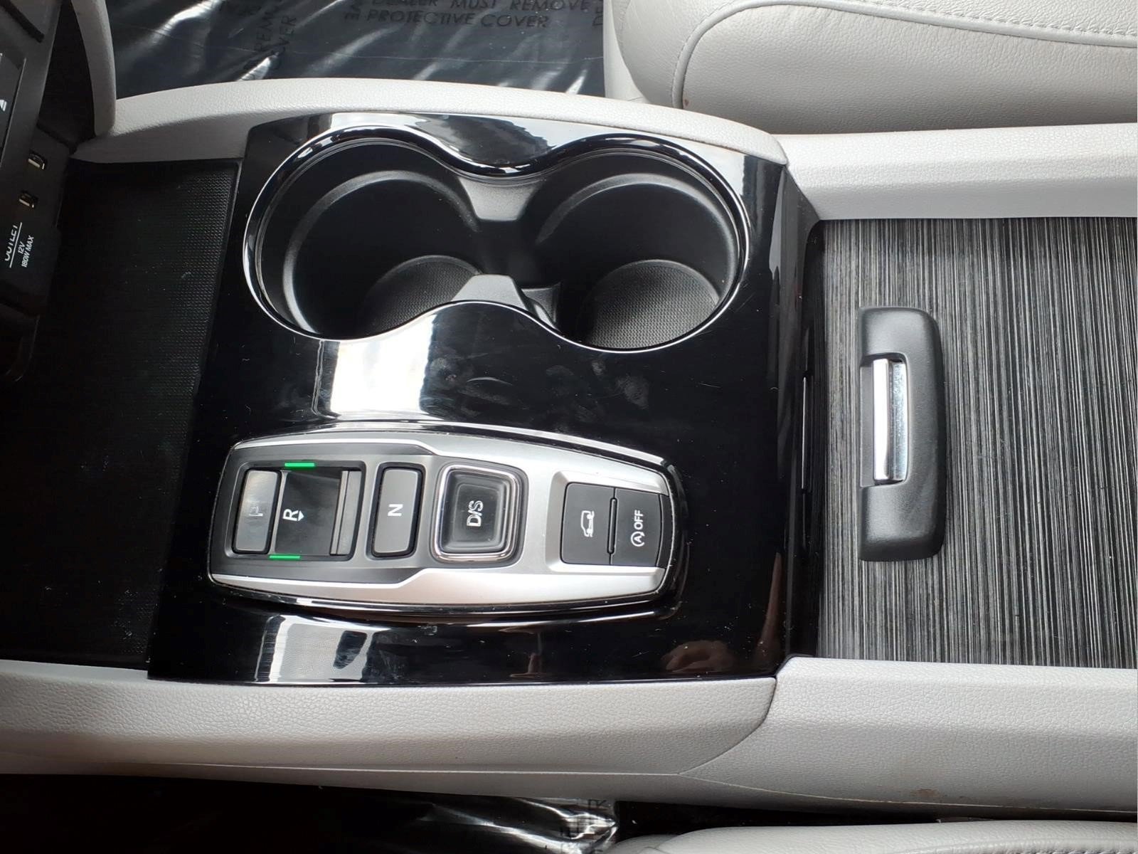 Used 2017 Honda Pilot Touring image 25
