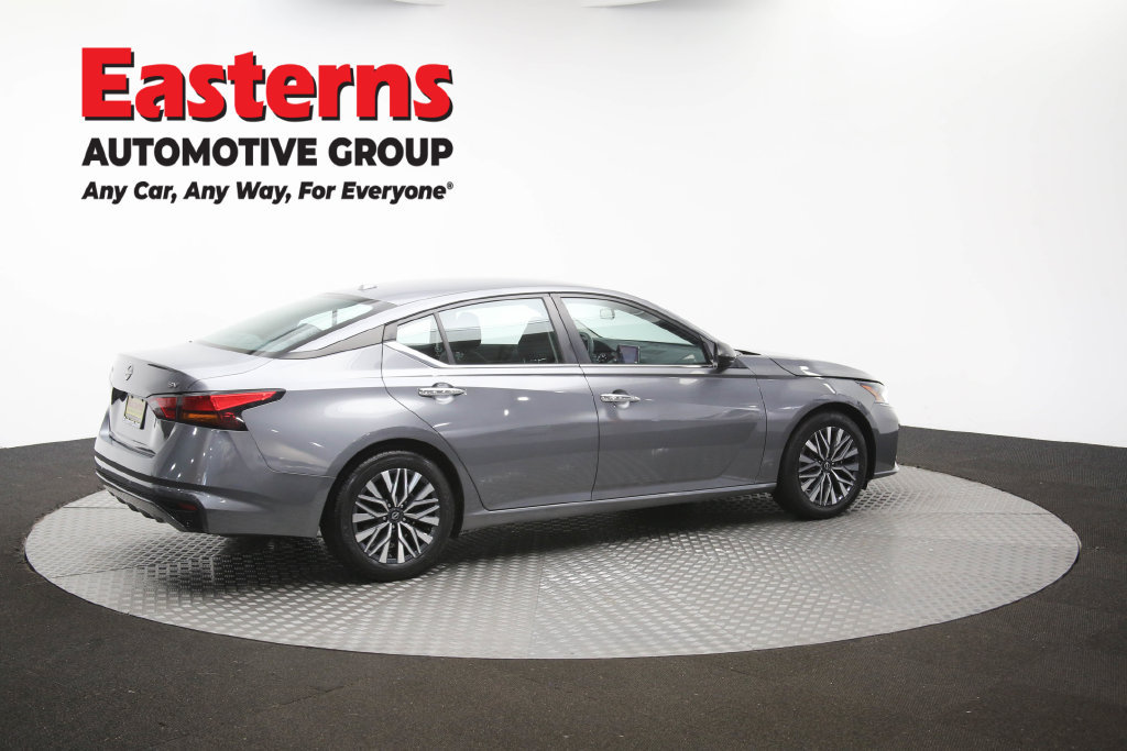 Used 2024 Nissan Altima 2.5 SV FWD image 45