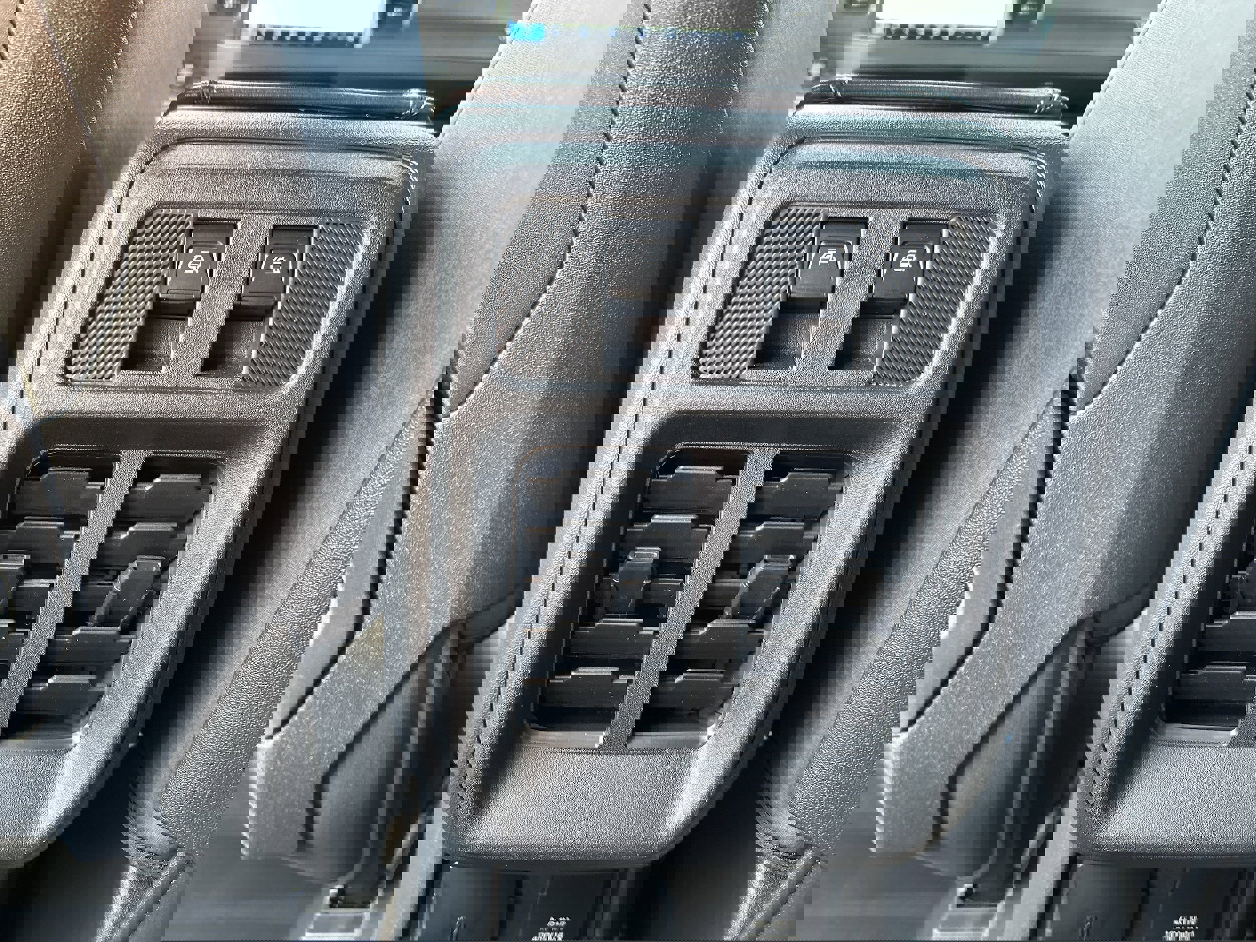 New 2025 Ford Bronco Badlands image 40