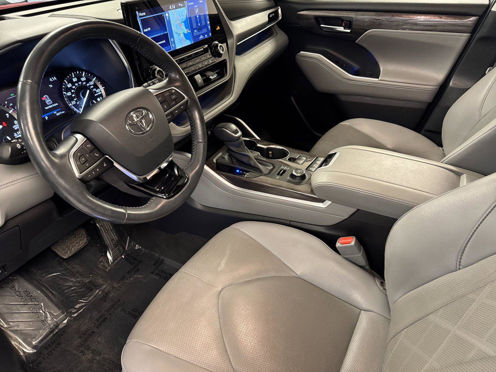 Used 2020 Toyota Highlander Platinum AWD/4WD image 9