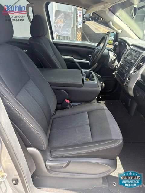 Used 2017 Nissan Titan SV AWD/4WD image 9