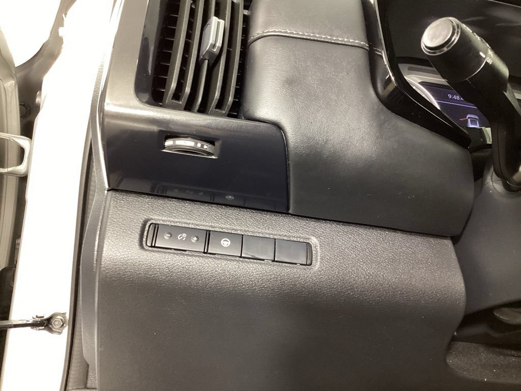 Used 2024 Nissan Pathfinder SV FWD image 12