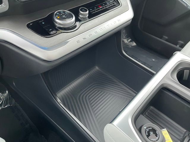 New 2026 Ford Expedition Max Platinum image 26