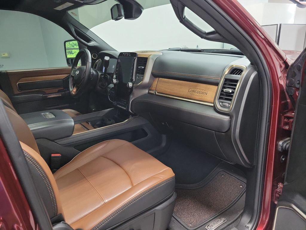 Used 2024 RAM 2500 Limited w/ Towing Technology Group AWD/4WD image 25