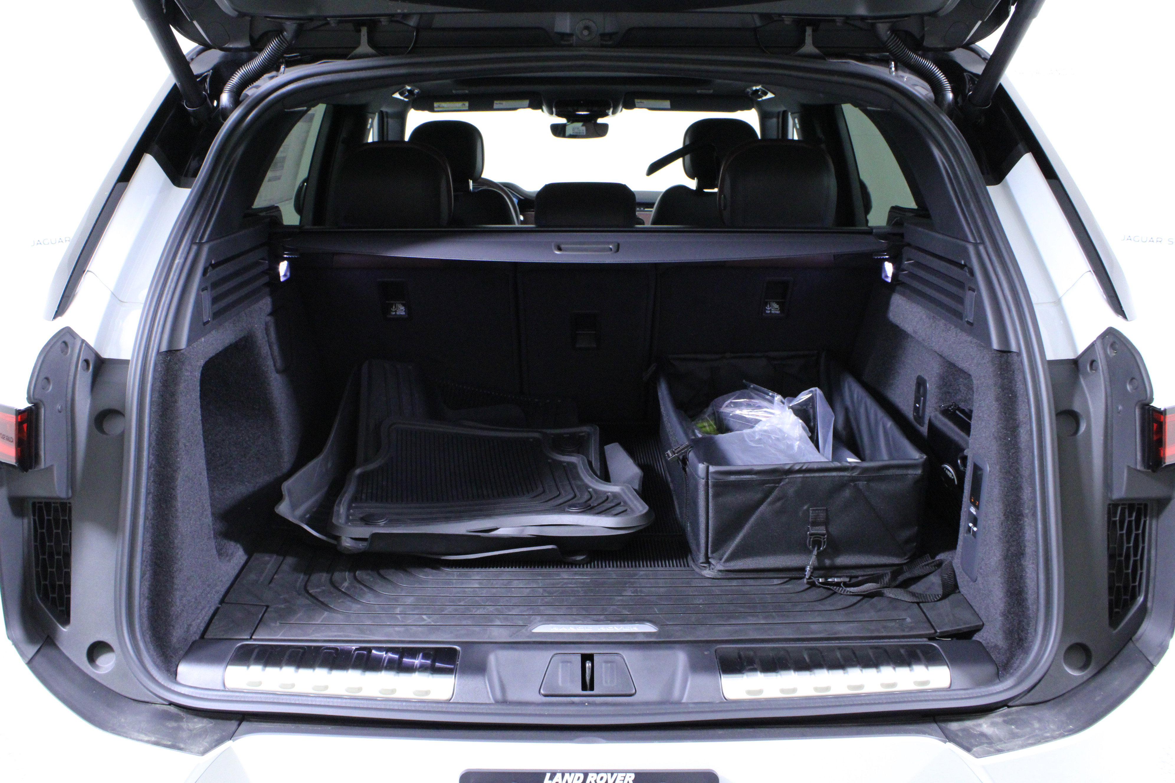New 2025 Land Rover Range Rover Sport Dynamic SE AWD/4WD image 9