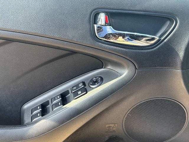 Used 2018 Kia Forte S FWD image 25
