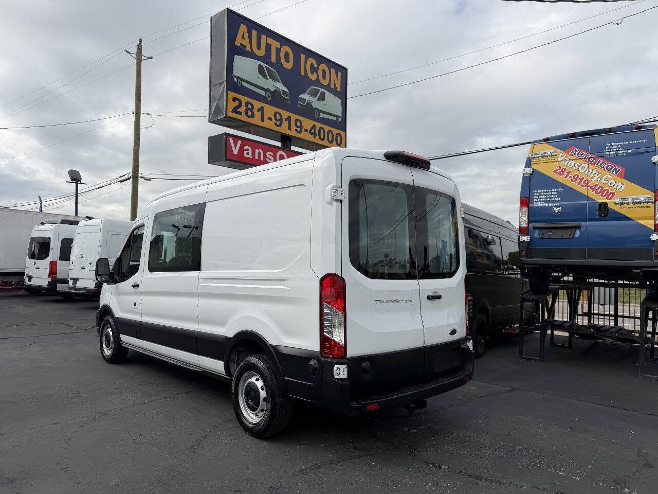 Used 2020 Ford Transit 250 Medium Roof RWD image 6