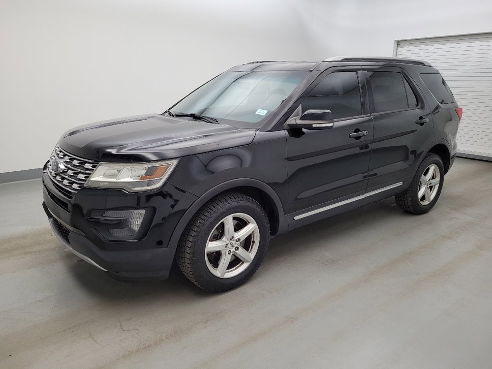 Used 2016 Ford Explorer XLT w/ Equipment Group 202A AWD/4WD image 2