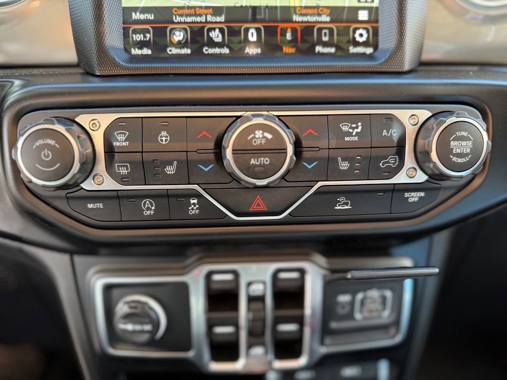 Used 2023 Jeep Wrangler Unlimited Sahara w/ Cold Weather Group AWD/4WD image 26
