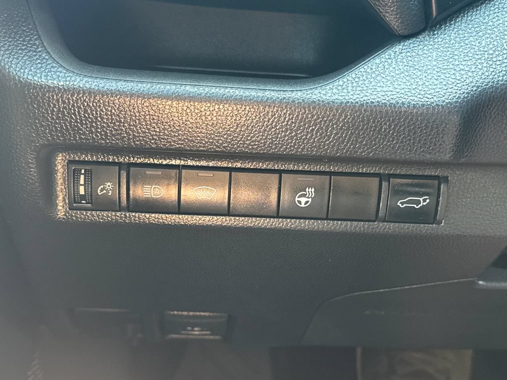 Used 2023 Toyota RAV4 XLE Premium AWD/4WD image 33
