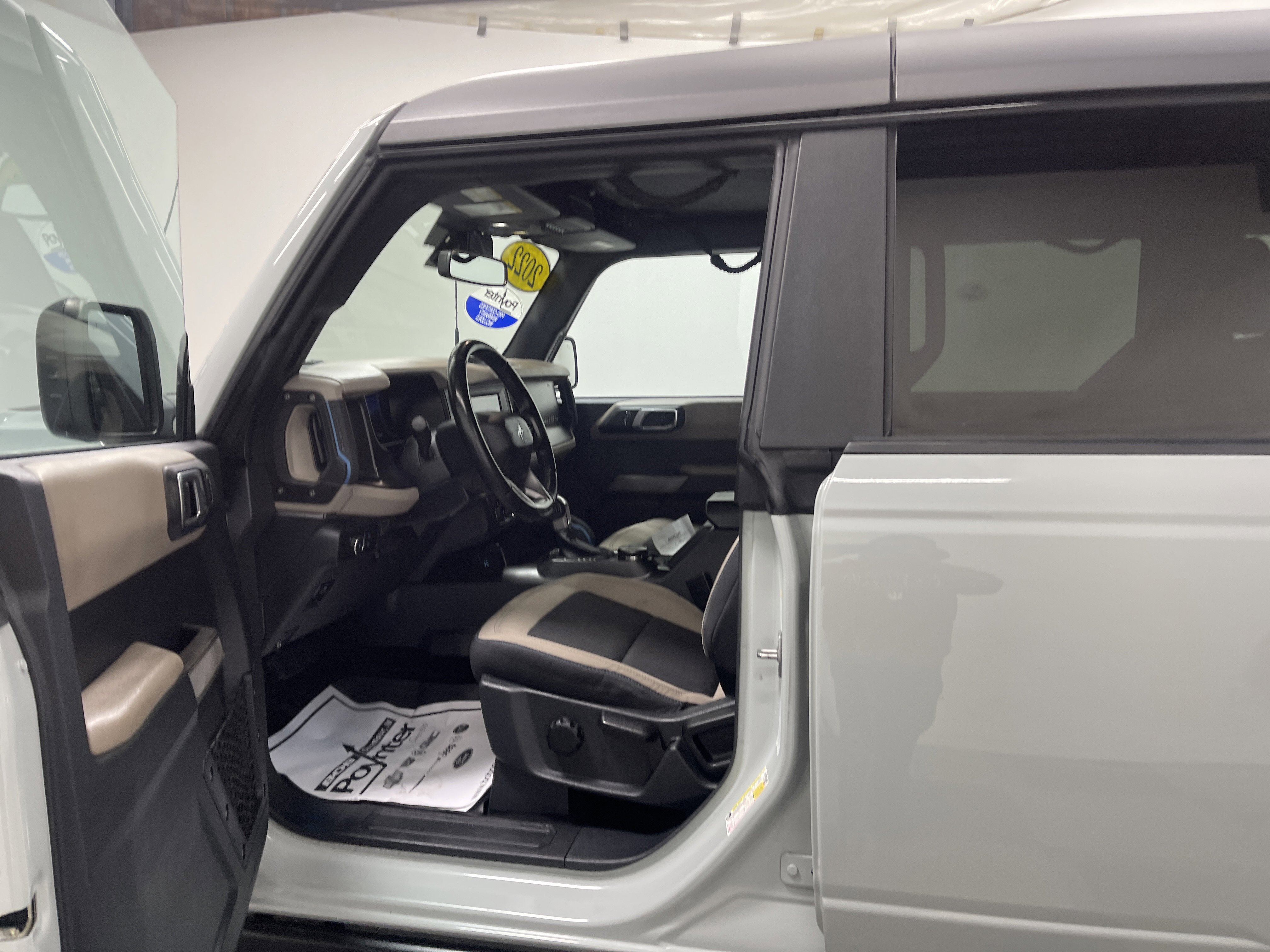 Used 2022 Ford Bronco Wildtrak image 9