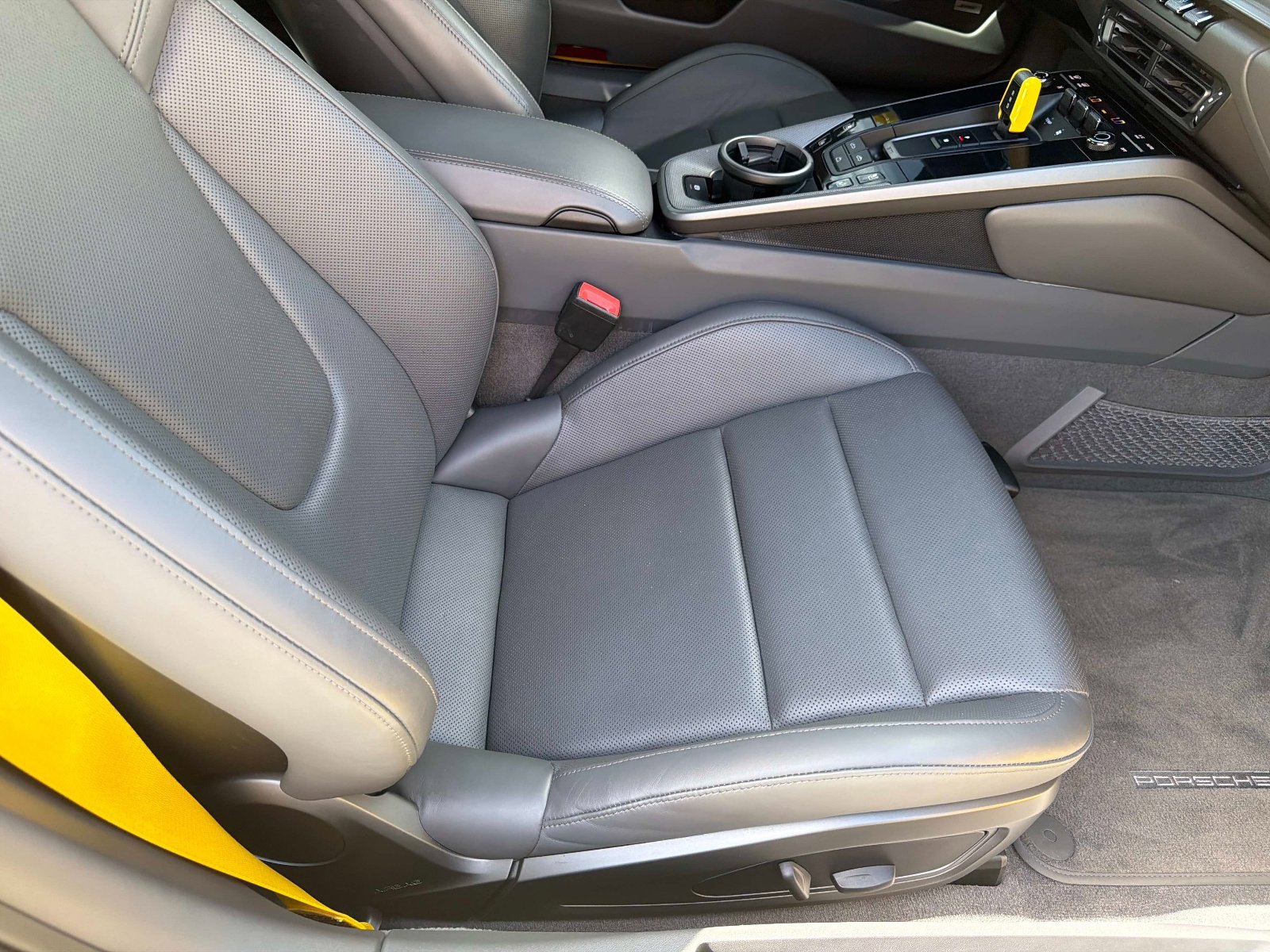 Used 2022 Porsche 911 Carrera RWD image 23