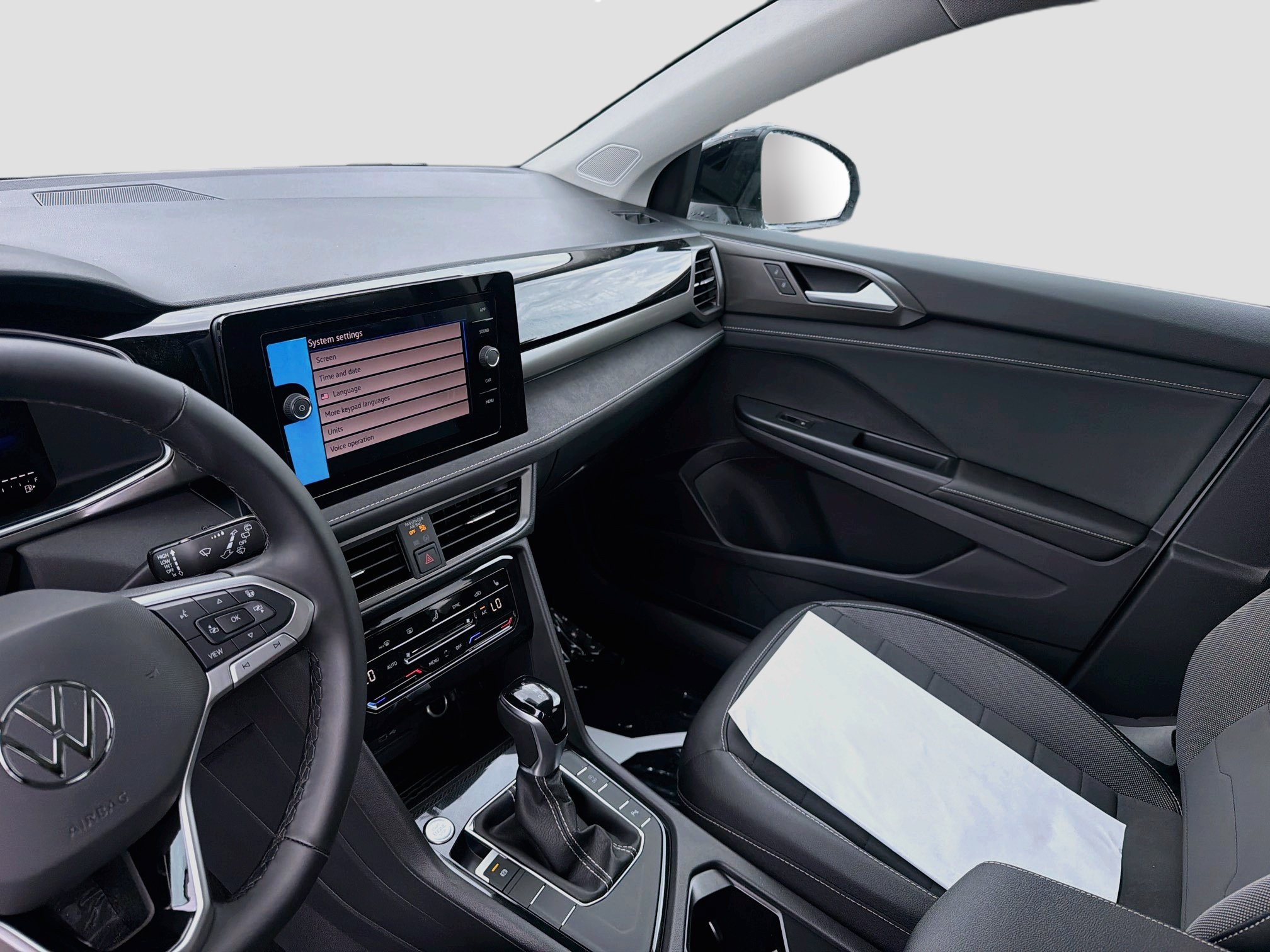 New 2026 Volkswagen Taos SE FWD image 18