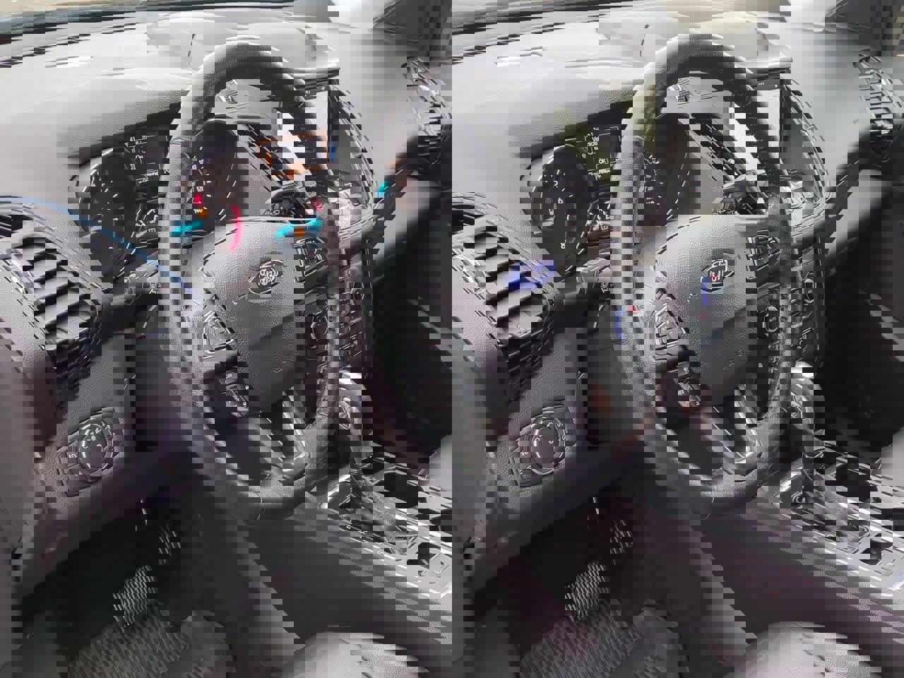 Used 2019 Ford Escape Titanium image 2