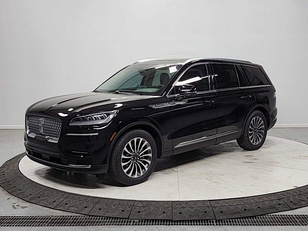Used 2023 Lincoln Aviator Reserve w/ Elements Package Plus image 3