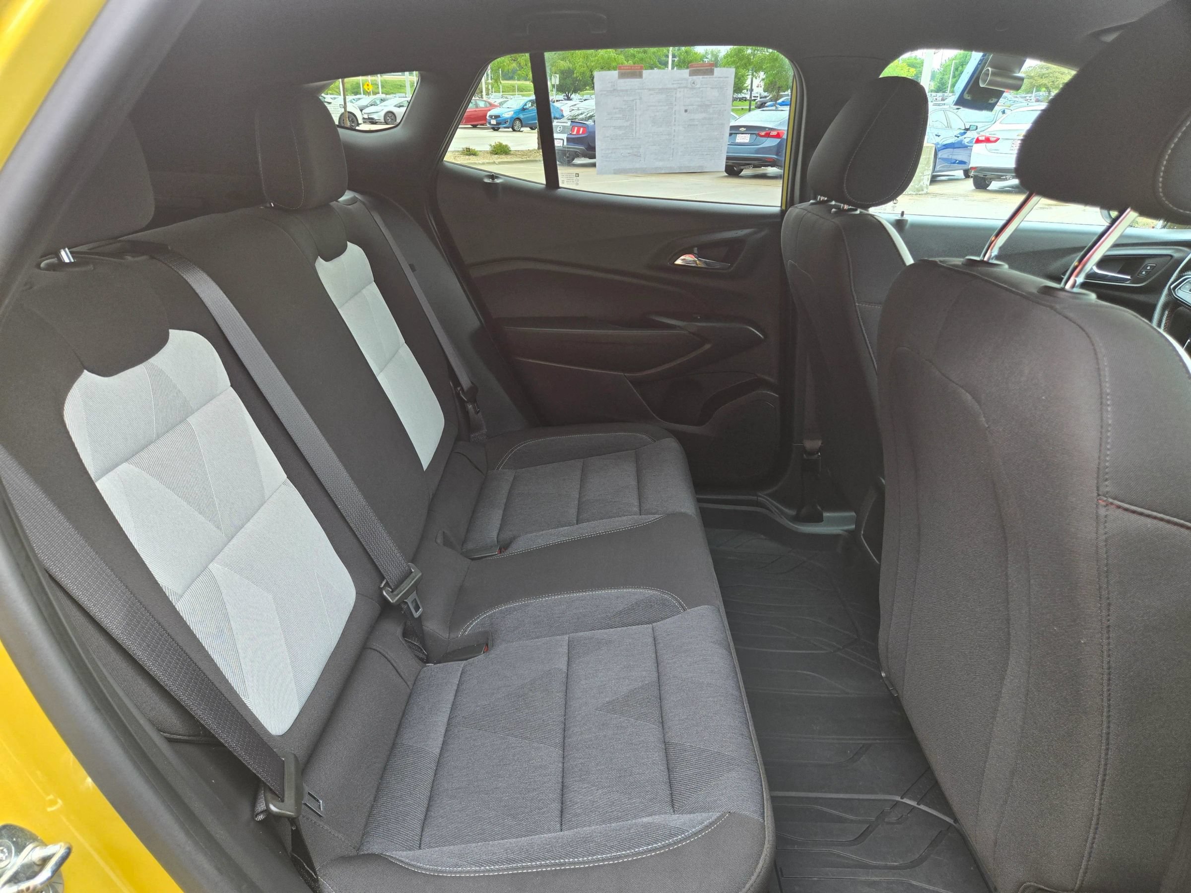 Used 2024 Chevrolet Trax RS FWD image 8