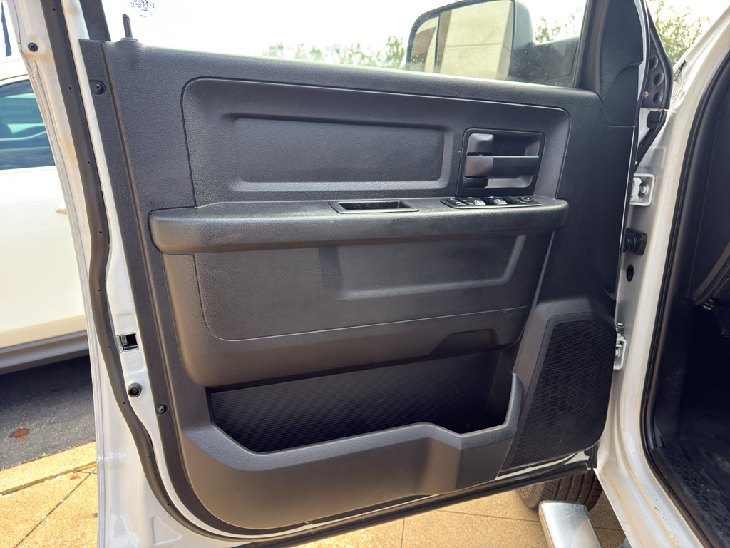 Used 2018 RAM 3500 Tradesman w/ Chrome Appearance Group AWD/4WD image 11