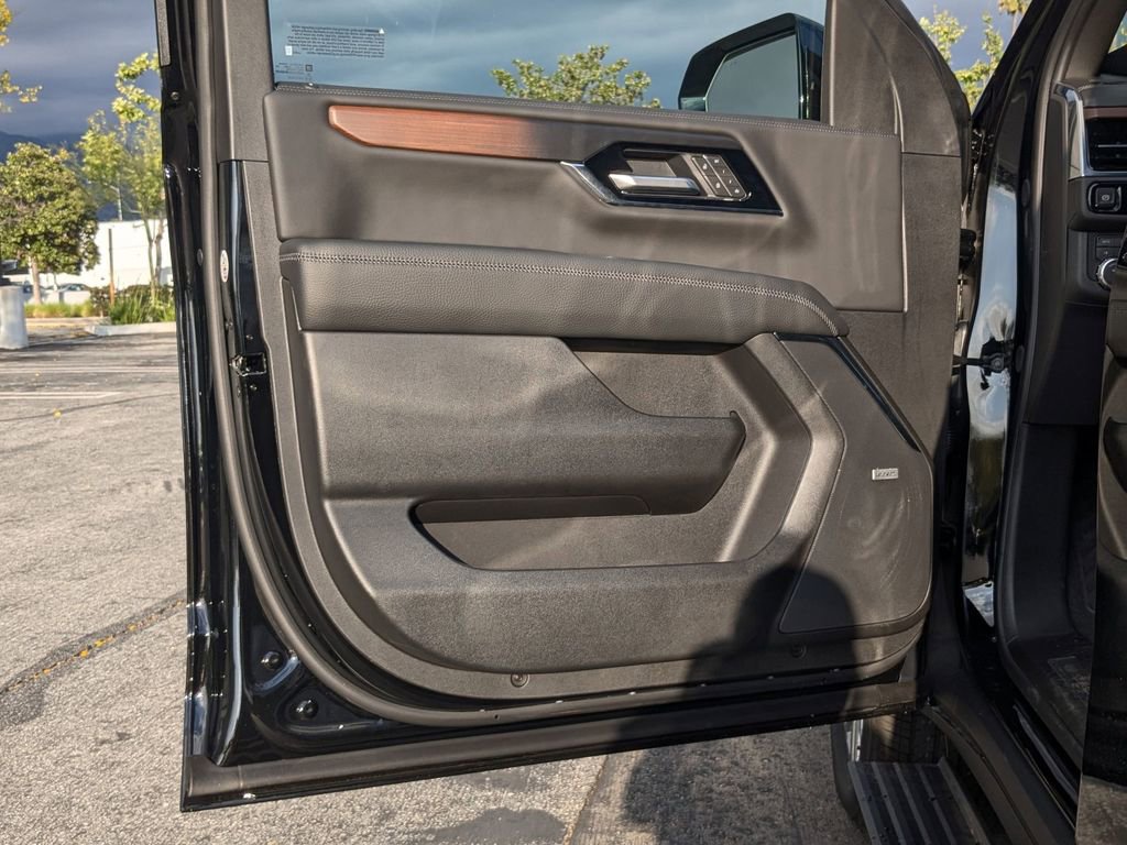 New 2026 GMC Yukon Denali w/ Sun & Power Step Package image 11
