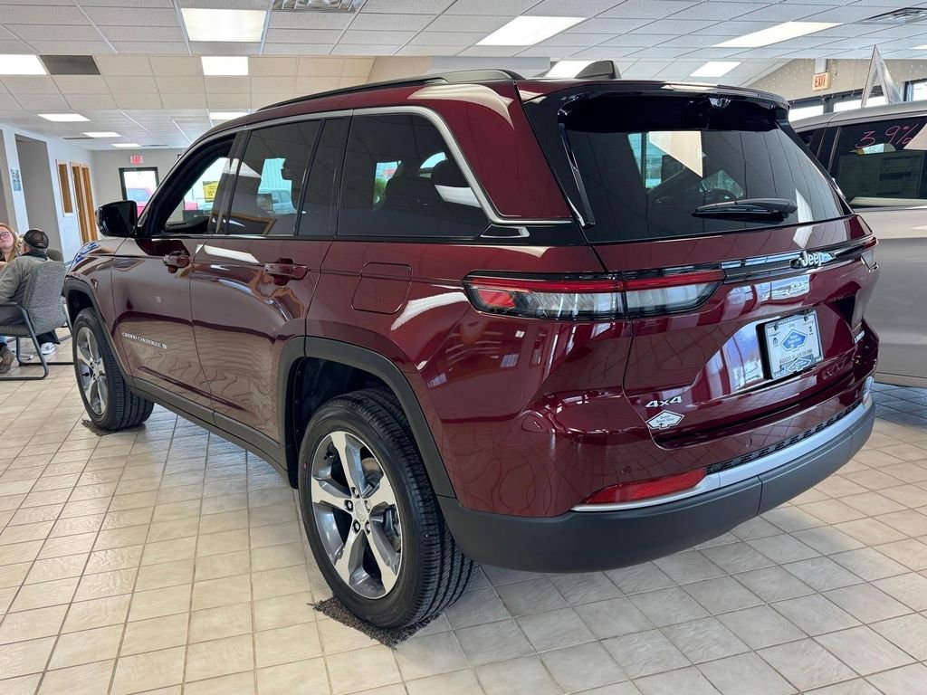 New 2026 Jeep Grand Cherokee Limited w/ Luxury Tech Group II image 3