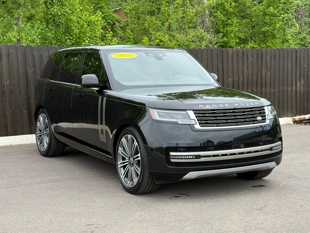 Used 2025 Land Rover Range Rover Long Wheelbase SE AWD/4WD image 8