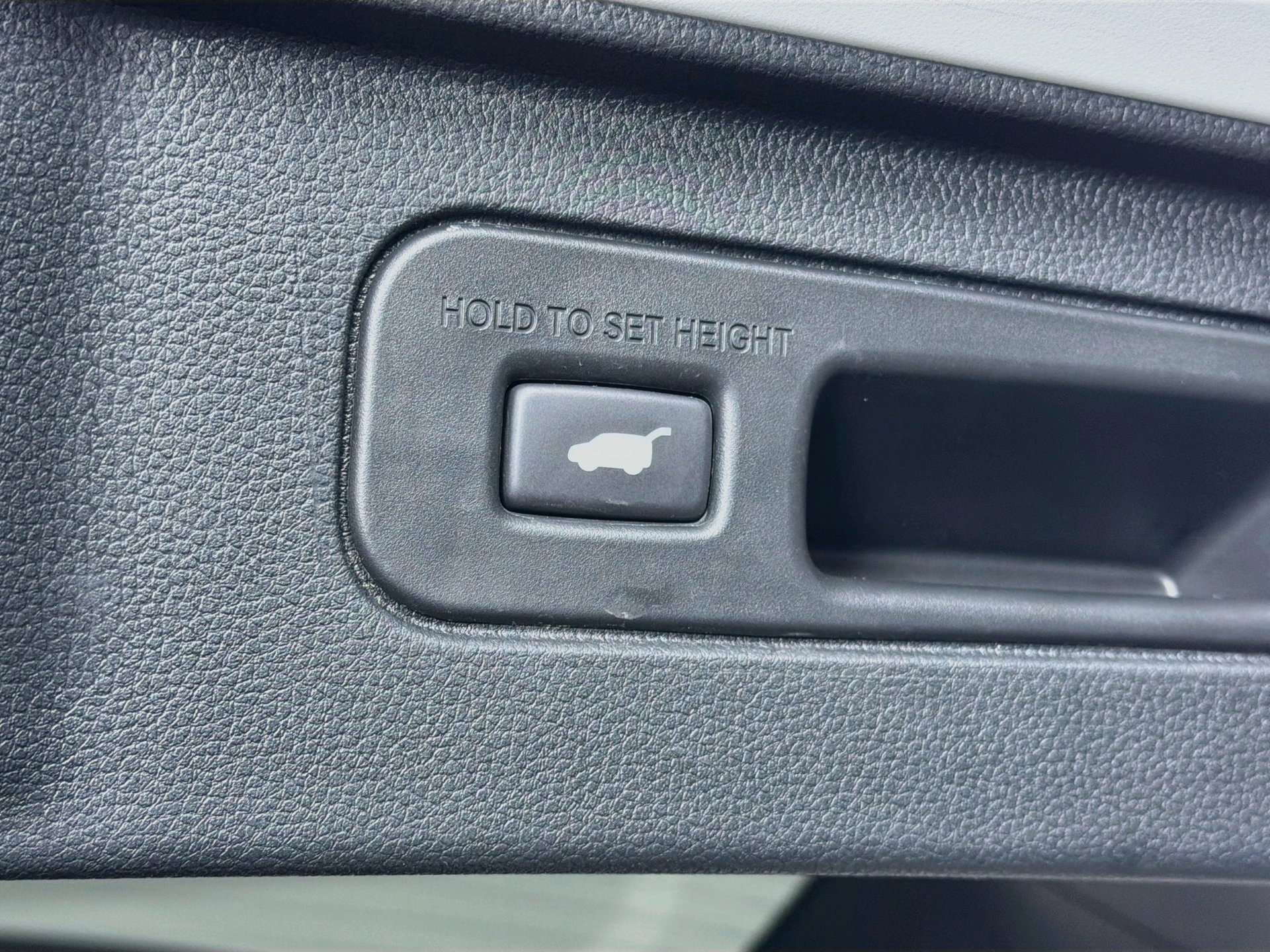 Used 2024 Honda Pilot Touring image 13