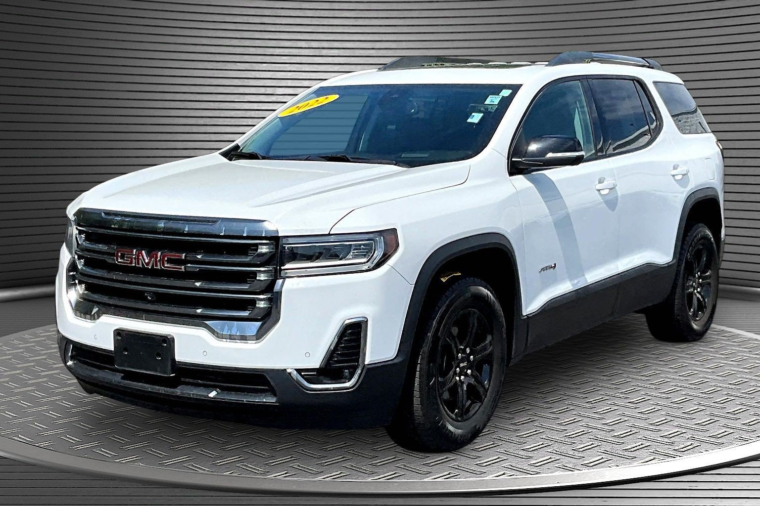 Used 2022 GMC Acadia AT4 w/ Technology Package AWD/4WD image 3