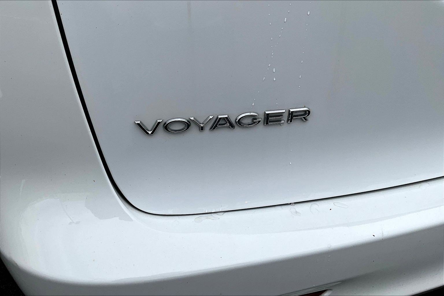 Used 2024 Chrysler Voyager LX image 24