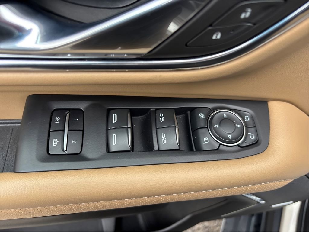 Used 2023 Chevrolet Tahoe Premier w/ Premium Package 2 image 38