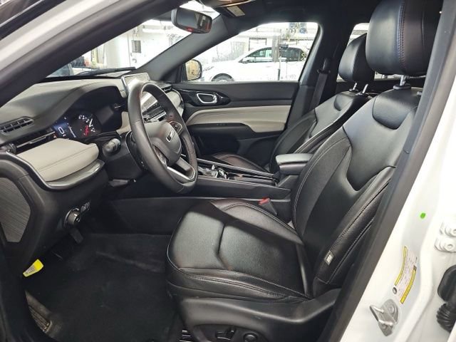 Used 2025 Jeep Compass Limited image 9