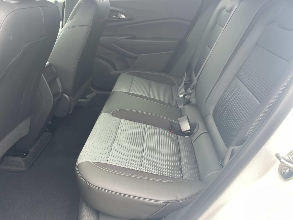 New 2026 Chevrolet Trax LT w/ Driver Confidence Package FWD image 11
