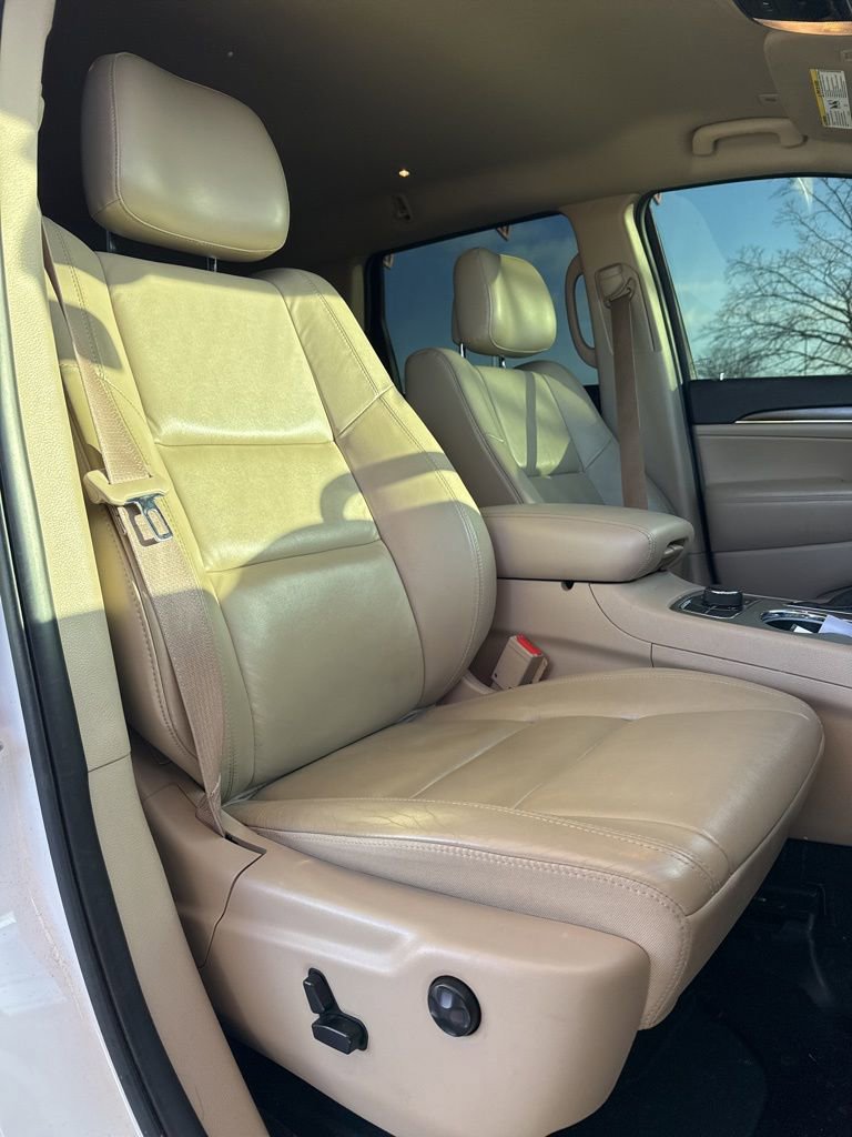 Used 2017 Jeep Grand Cherokee Limited image 31