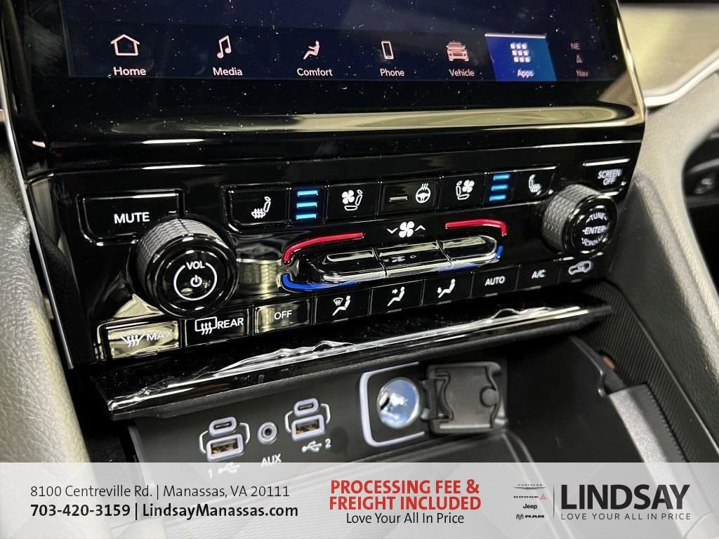 New 2025 Jeep Grand Cherokee Limited w/ Luxury Tech Group II image 35