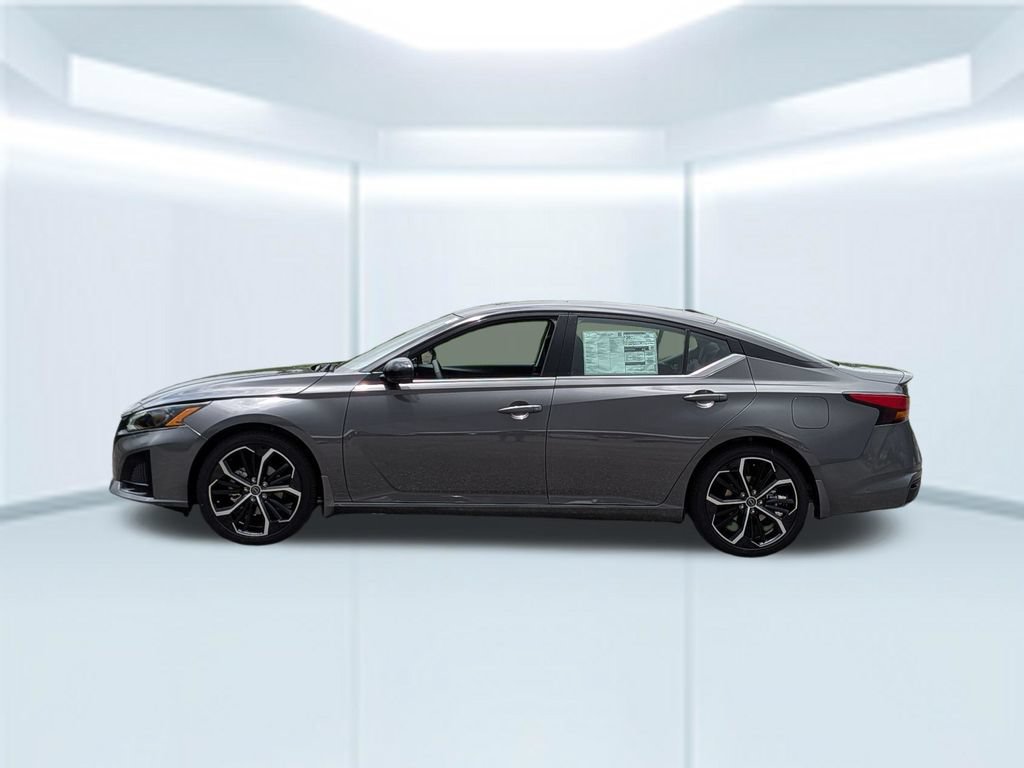 New 2026 Nissan Altima 2.5 SR w/ SR Premium Package FWD video 2