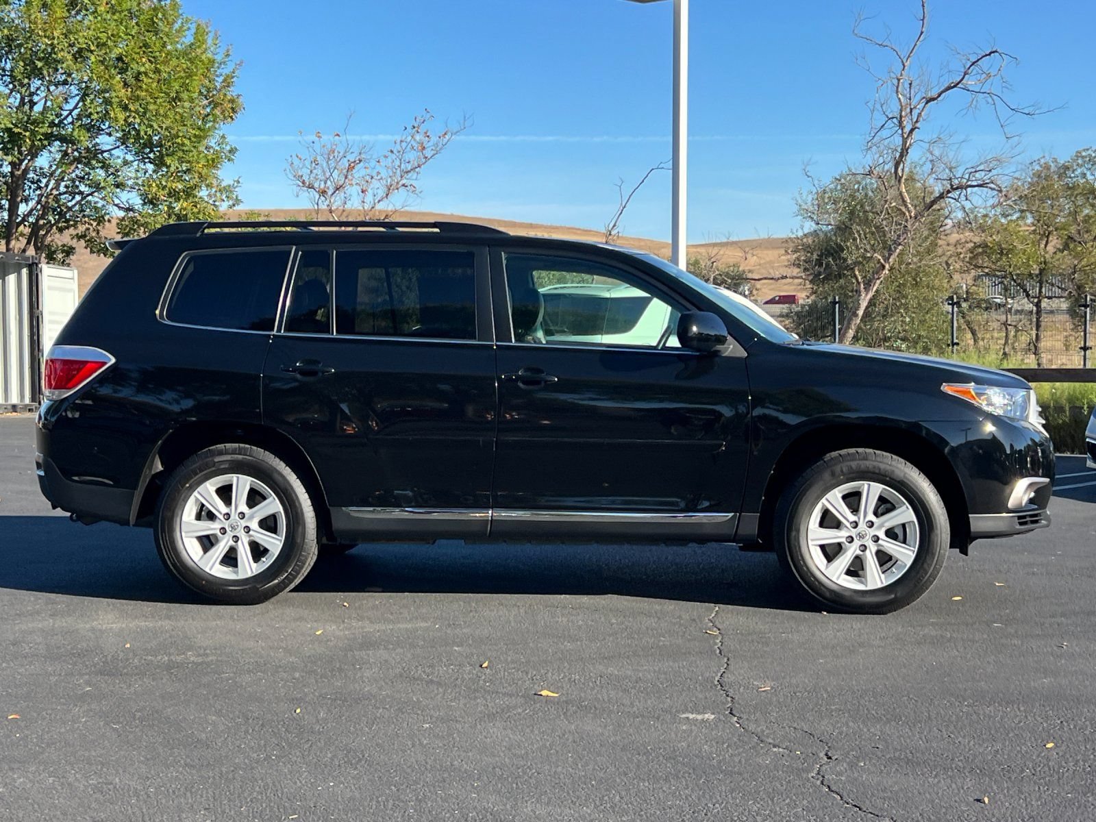 Used 2013 Toyota Highlander SE FWD image 7