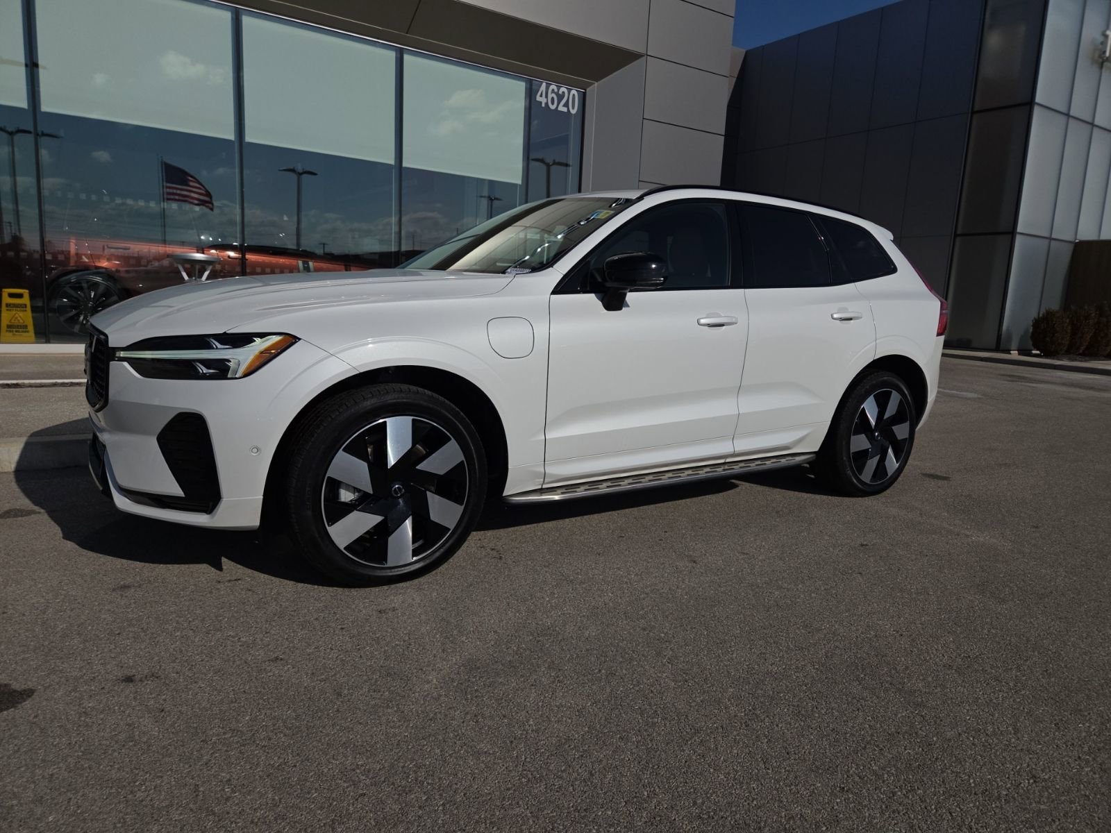 Certified 2025 Volvo XC60 T8 Ultra